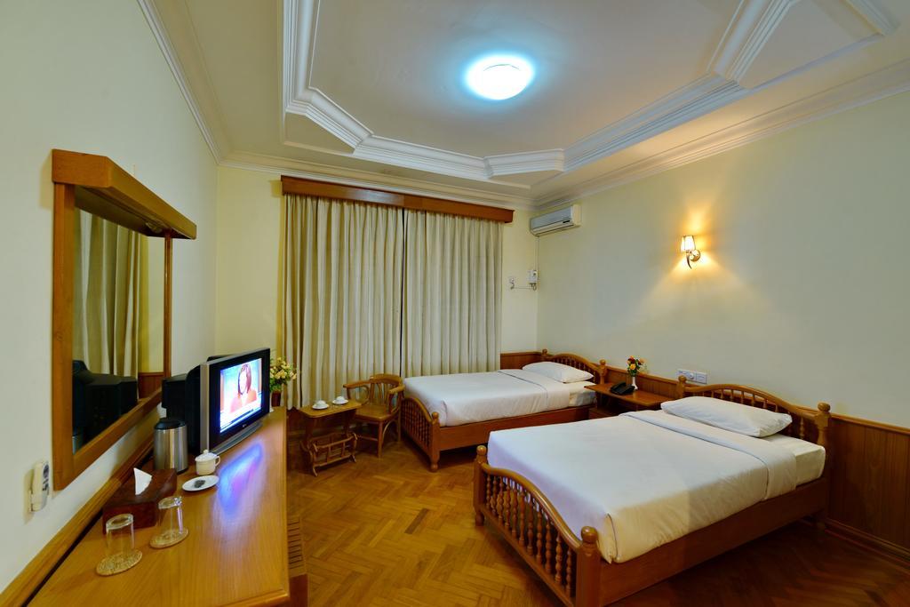 Win Unity Hotel Pyin U Lwin Zewnętrze zdjęcie