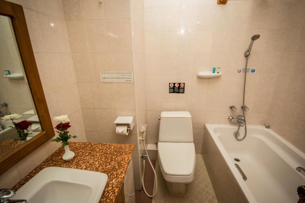 Win Unity Hotel Pyin U Lwin Zewnętrze zdjęcie