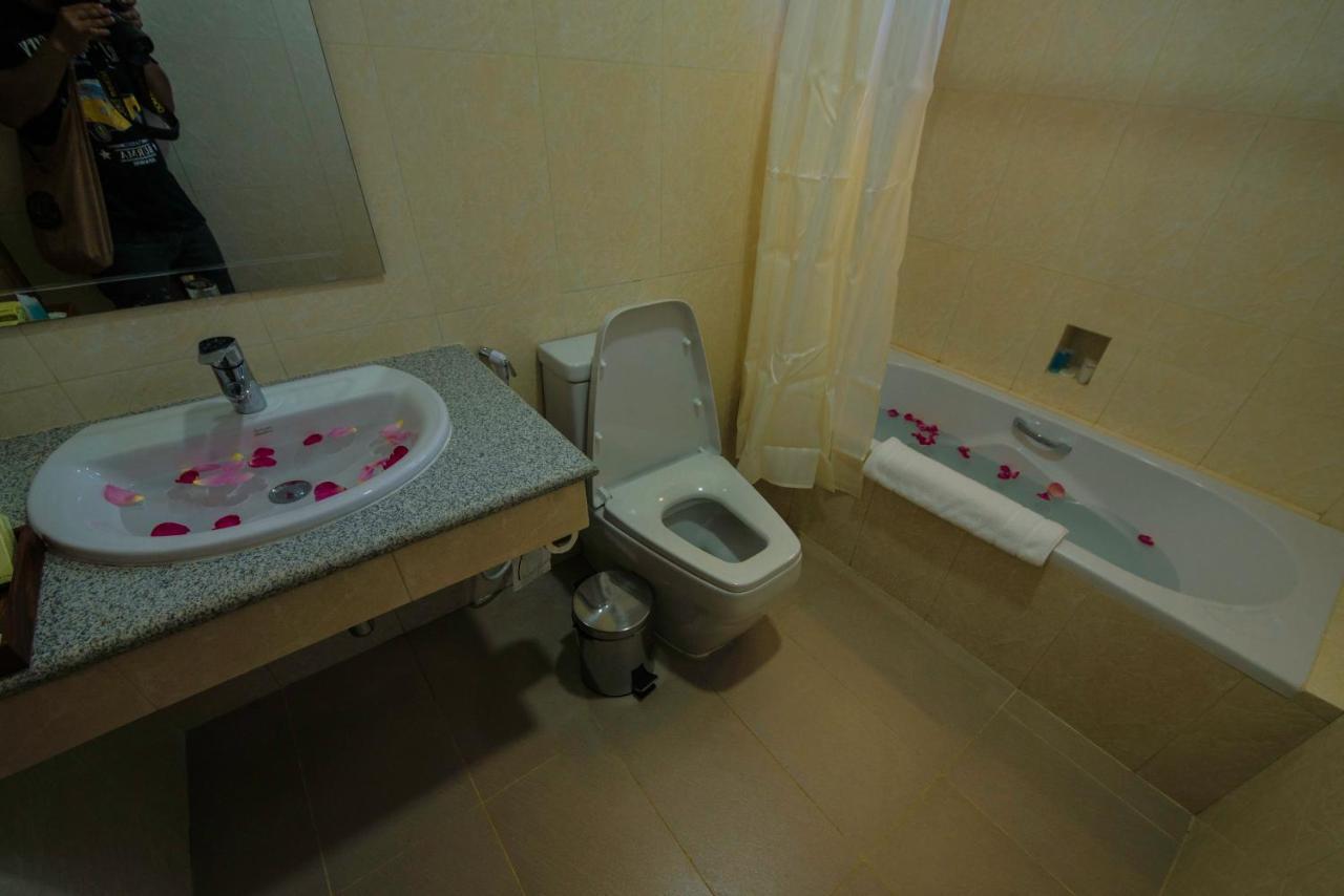 Win Unity Hotel Pyin U Lwin Zewnętrze zdjęcie